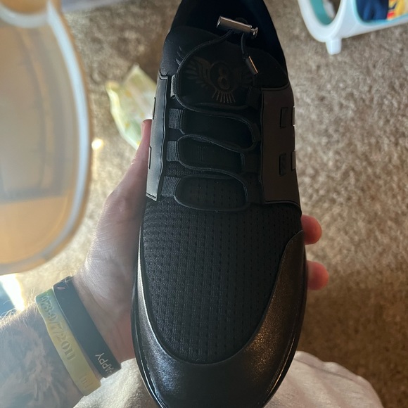 Air Glide Sneakers size 10 - Picture 2 of 3